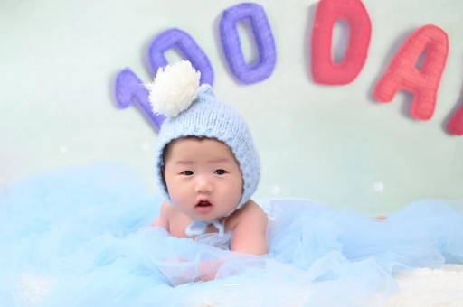 荆州宝宝尿少尿黄怎么回事